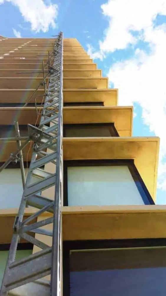 Hoist barrow brickie