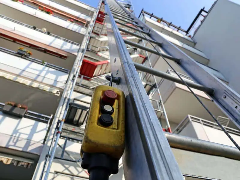 Does a Hoist in Construction Improve Safety on Site?