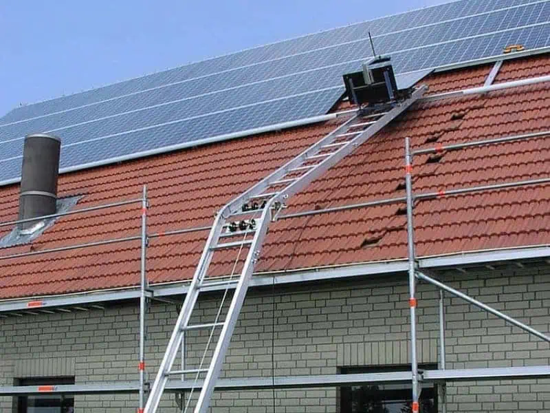 What Makes a Ladder Elevator Ideal for Roof-Height Work?